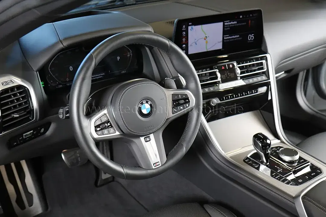 BMW 840 Convertible - Thumbnail 6