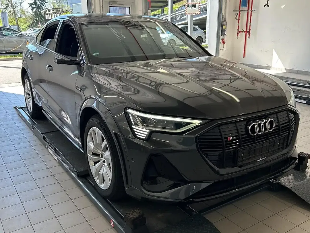 Audi e-tron Sportback - Thumbnail 5