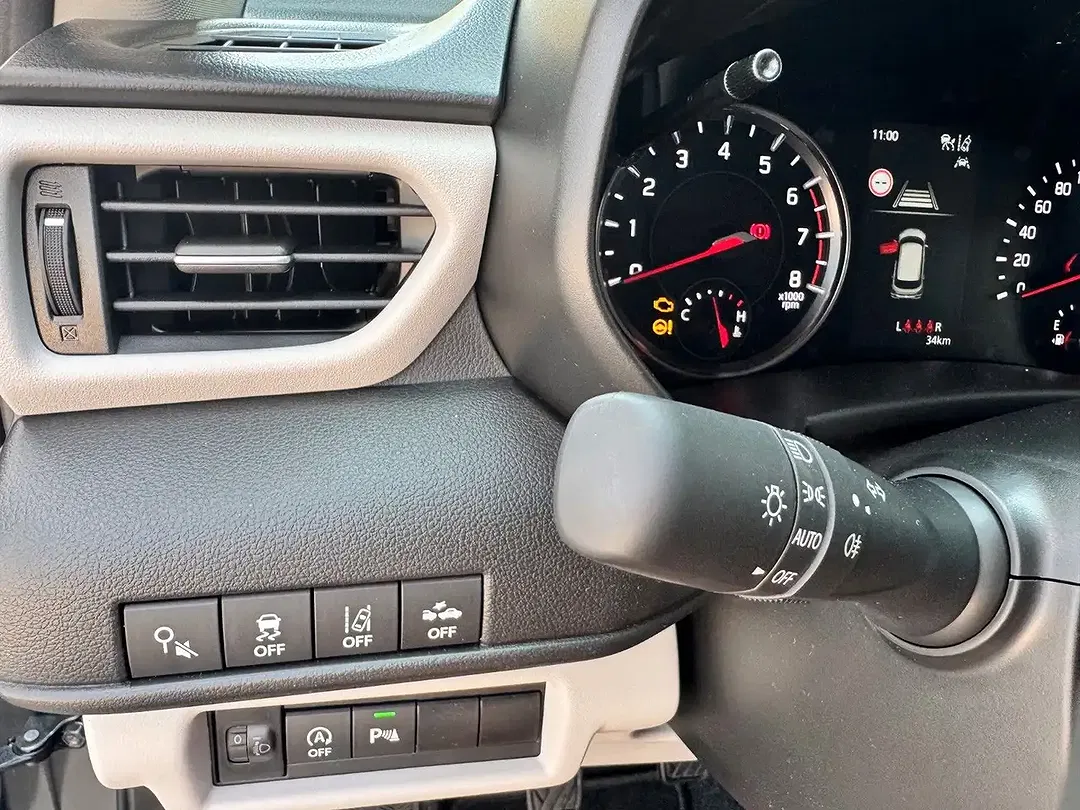 Suzuki Swift Hybrid 1.2 AllGrip Comfort+ - Thumbnail 10