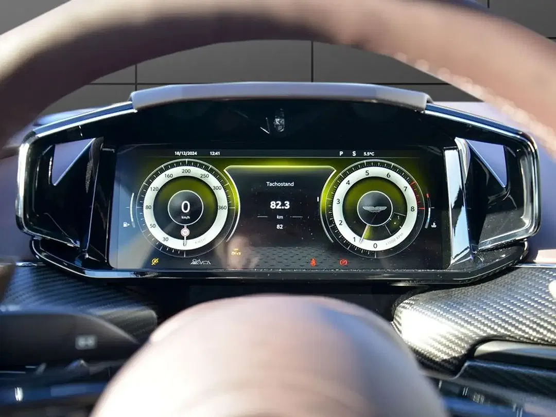 Aston Martin V8 Coupe - Thumbnail 5