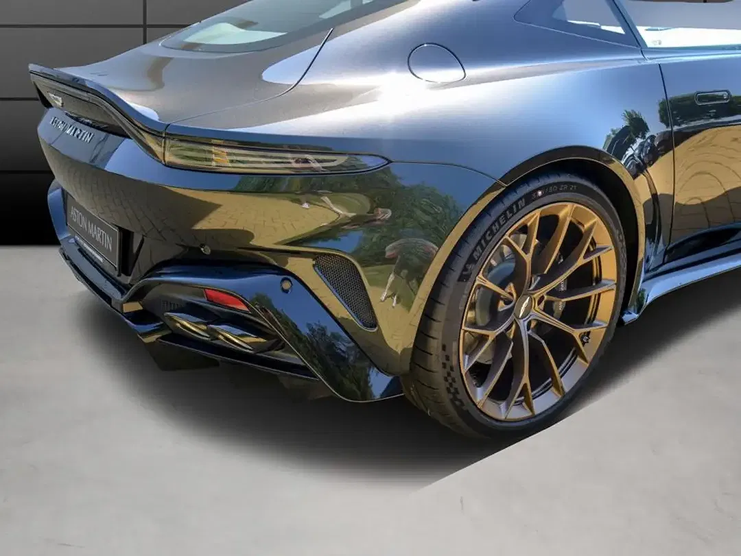Aston Martin V8 Coupe - Thumbnail 7