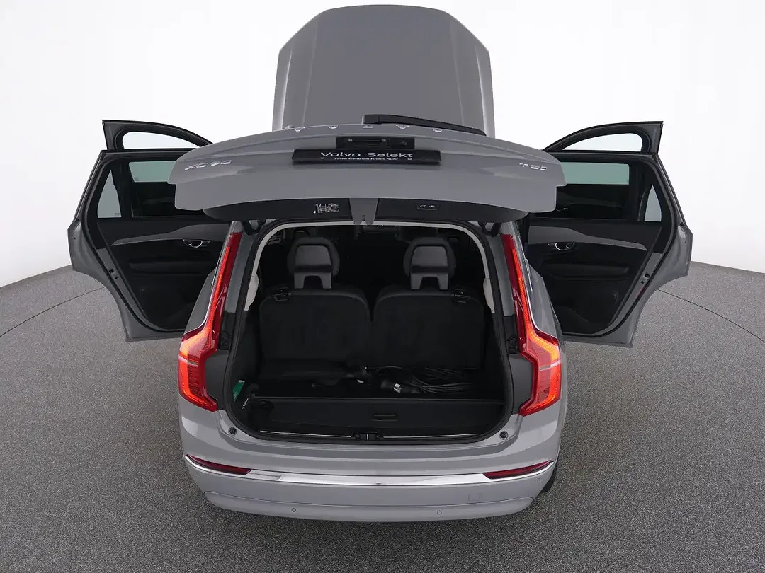 Volvo XC90 T8 Core - Thumbnail 14