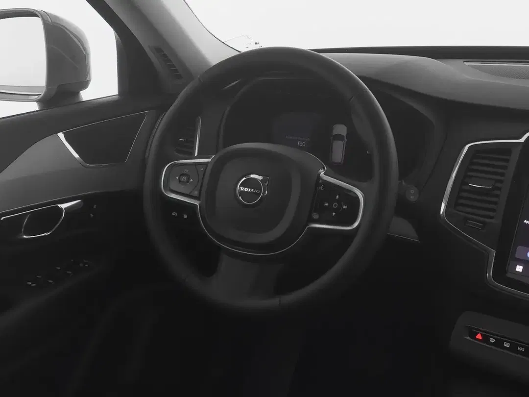 Volvo XC90 T8 Core - Thumbnail 5