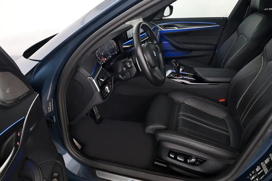 BMW 530 xDrive Touring M Sport Pro - Thumbnail 11