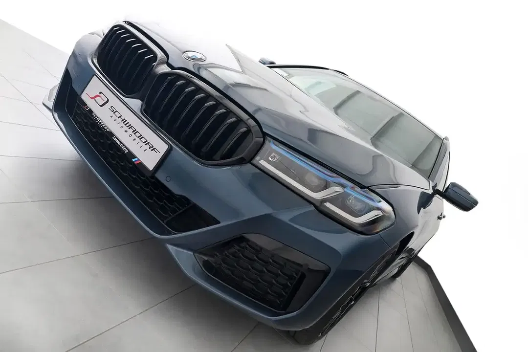 BMW 530 xDrive Touring M Sport Pro - Thumbnail 2