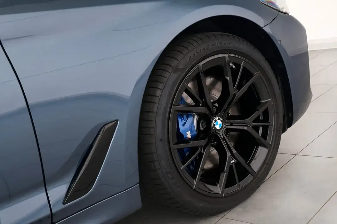 BMW 530 xDrive Touring M Sport Pro - Thumbnail 5