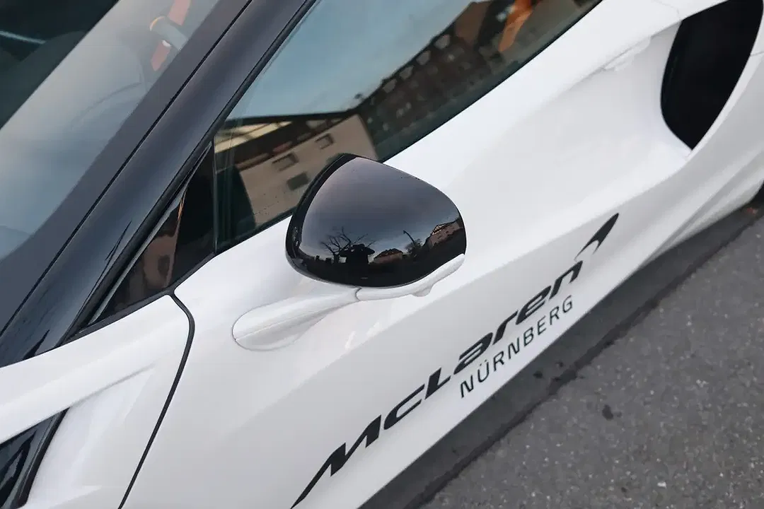 McLaren Artura - Thumbnail 10