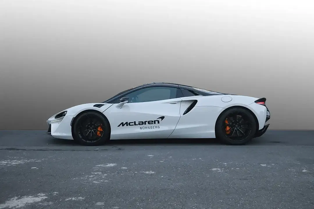 McLaren Artura - Thumbnail 7