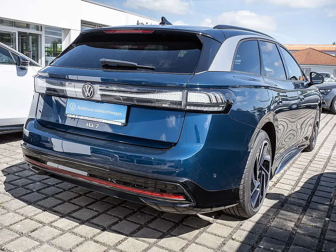 Volkswagen ID.7 Pro - Thumbnail 3