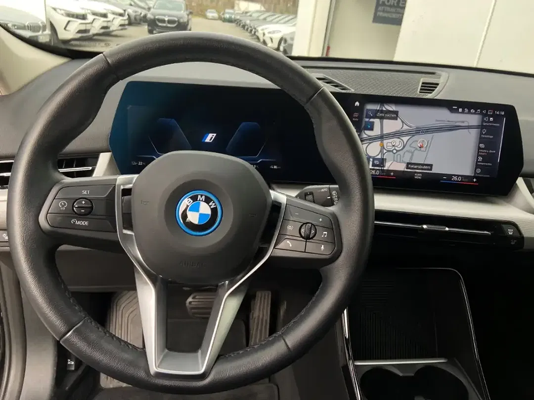 BMW iX1 xDrive - Thumbnail 6