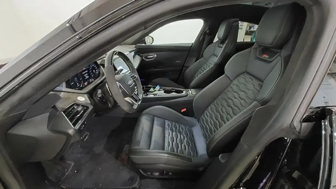Audi RS e-tron GT quattro Matrix LED plus - Thumbnail 13