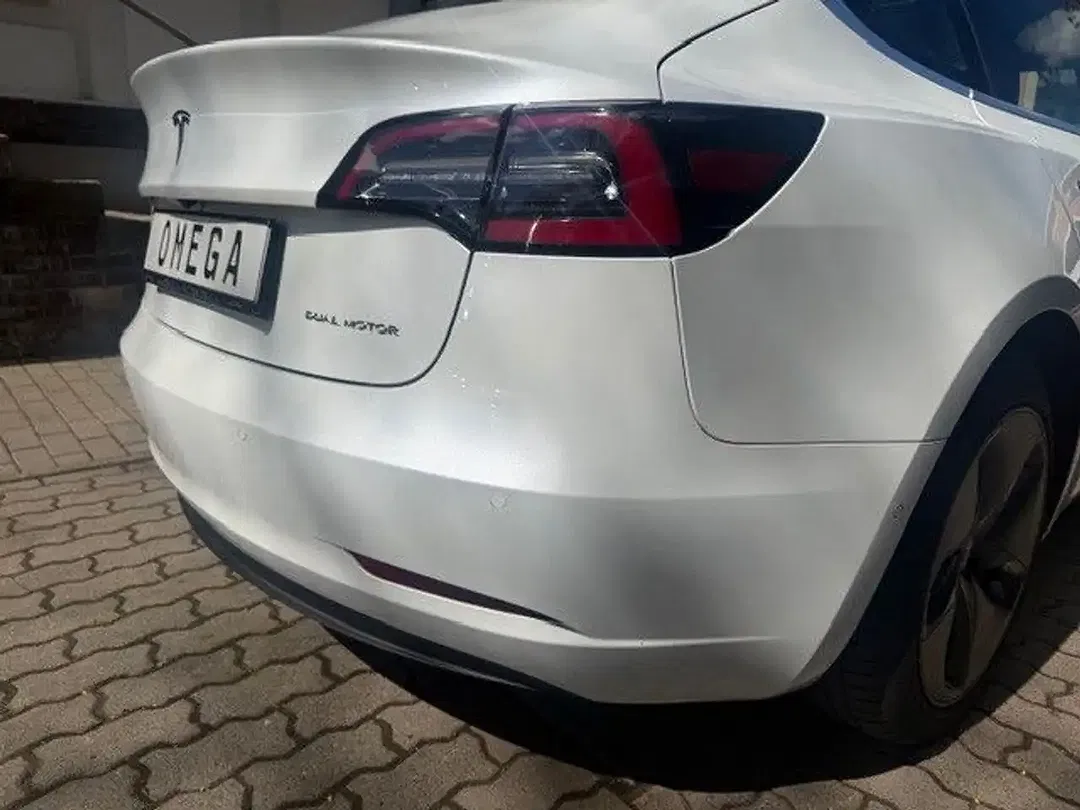Tesla Model 3 AWD Dual Motor Long Range - Thumbnail 11