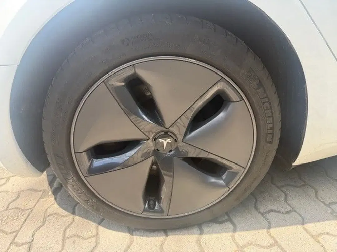 Tesla Model 3 AWD Dual Motor Long Range - Thumbnail 14