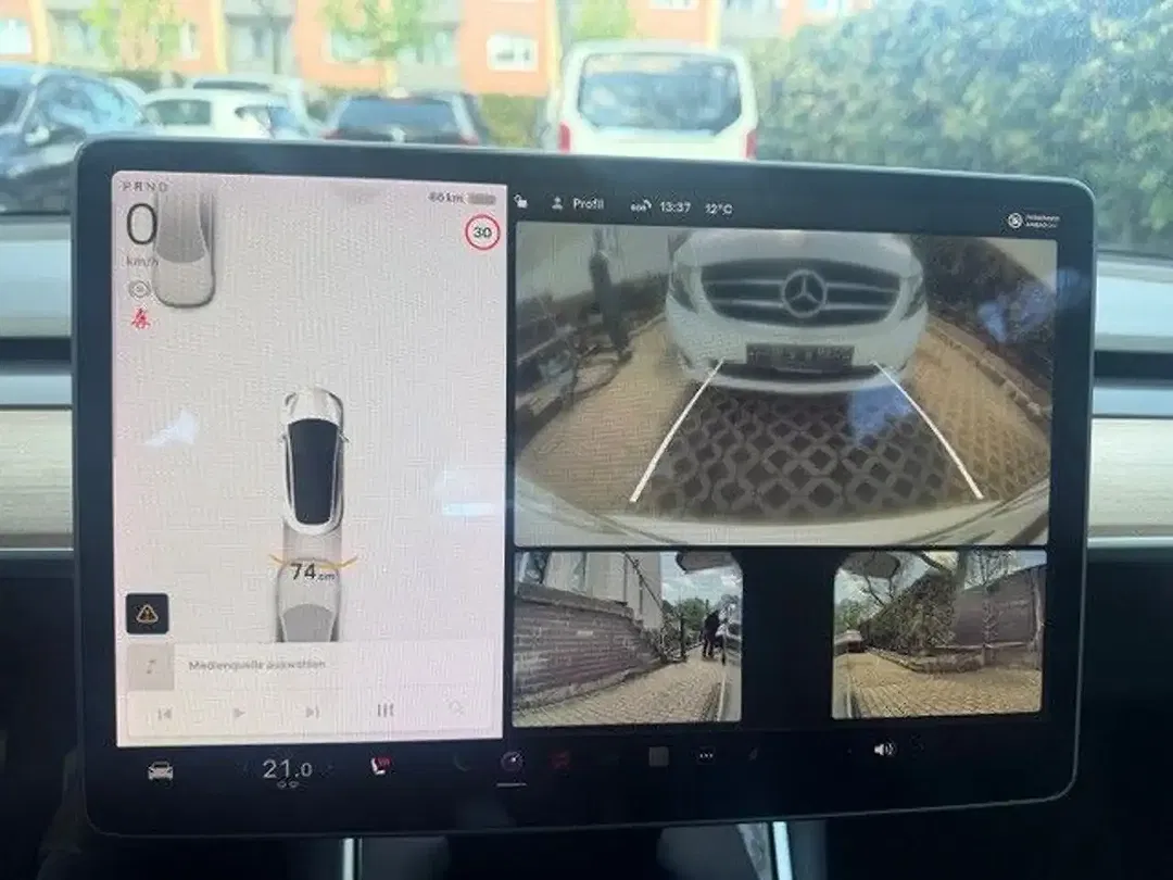 Tesla Model 3 AWD Dual Motor Long Range - Thumbnail 9