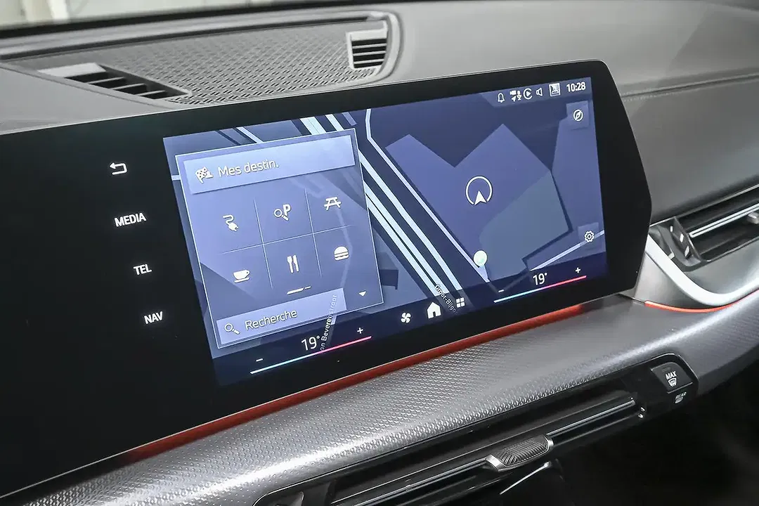 BMW iX2 - Thumbnail 6
