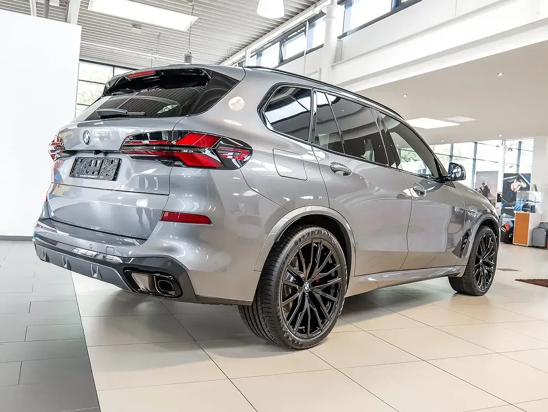 BMW X5 xDrive M Sport Pro - Thumbnail 2