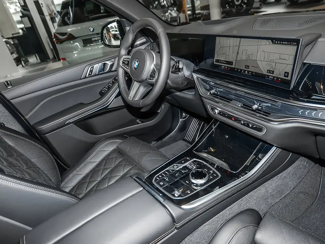 BMW X5 xDrive M Sport Pro - Thumbnail 3