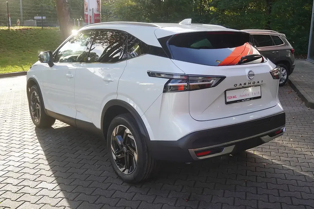 Nissan Qashqai 1.3 DIG-T AUT N-Connecta - Thumbnail 6