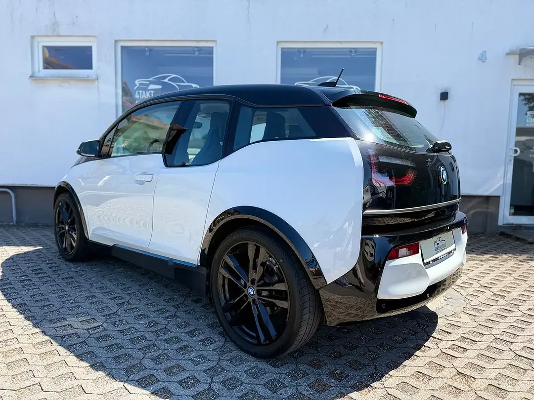 BMW i3 - Thumbnail 5