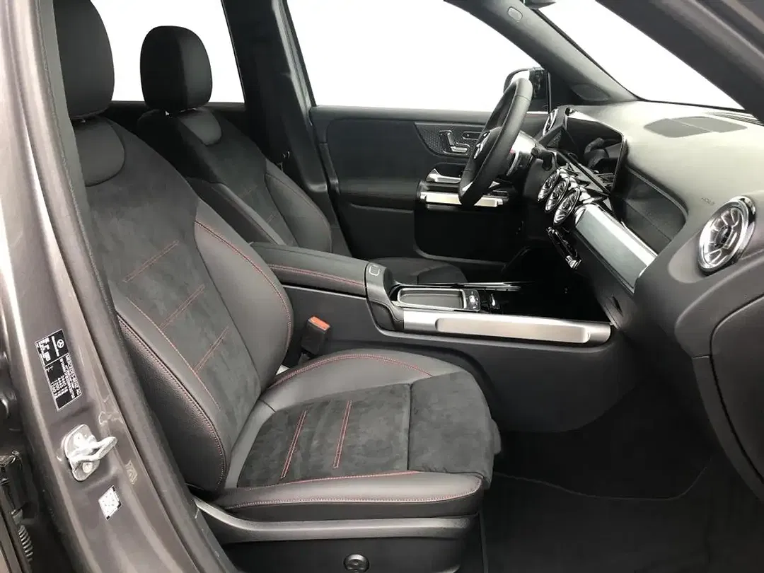 Mercedes-Benz GLB 220 4MATIC AMG MBUX Night - Thumbnail 3