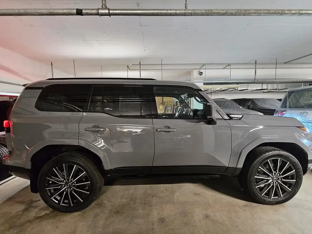 Lexus GX 550 - Thumbnail 4