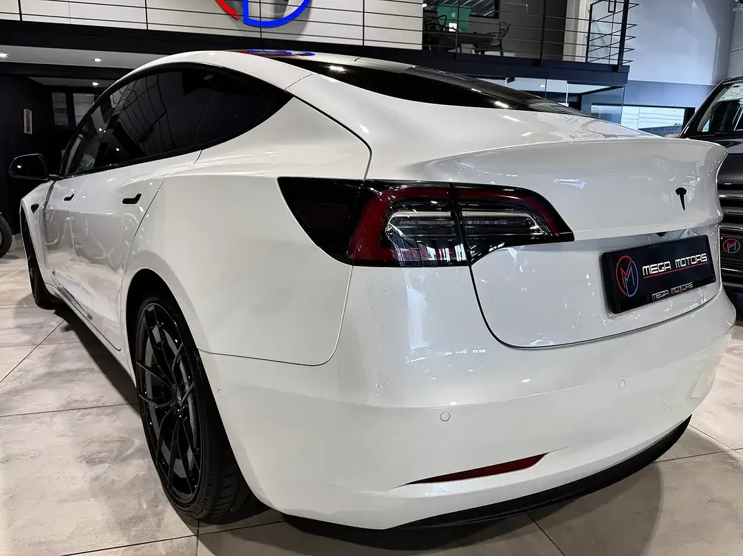 Tesla Model 3 Standard Range Plus - foto 2