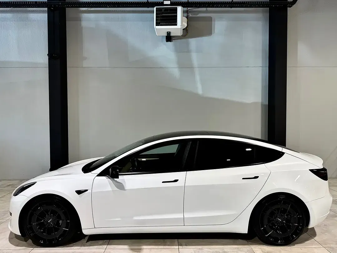 Tesla Model 3 Standard Range Plus - Thumbnail 5