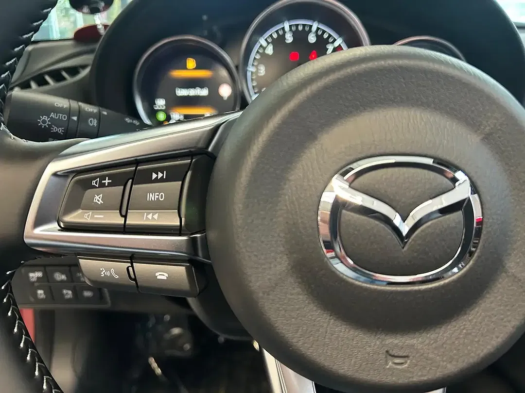 Mazda MX-5 Exclusive-Line - Thumbnail 10