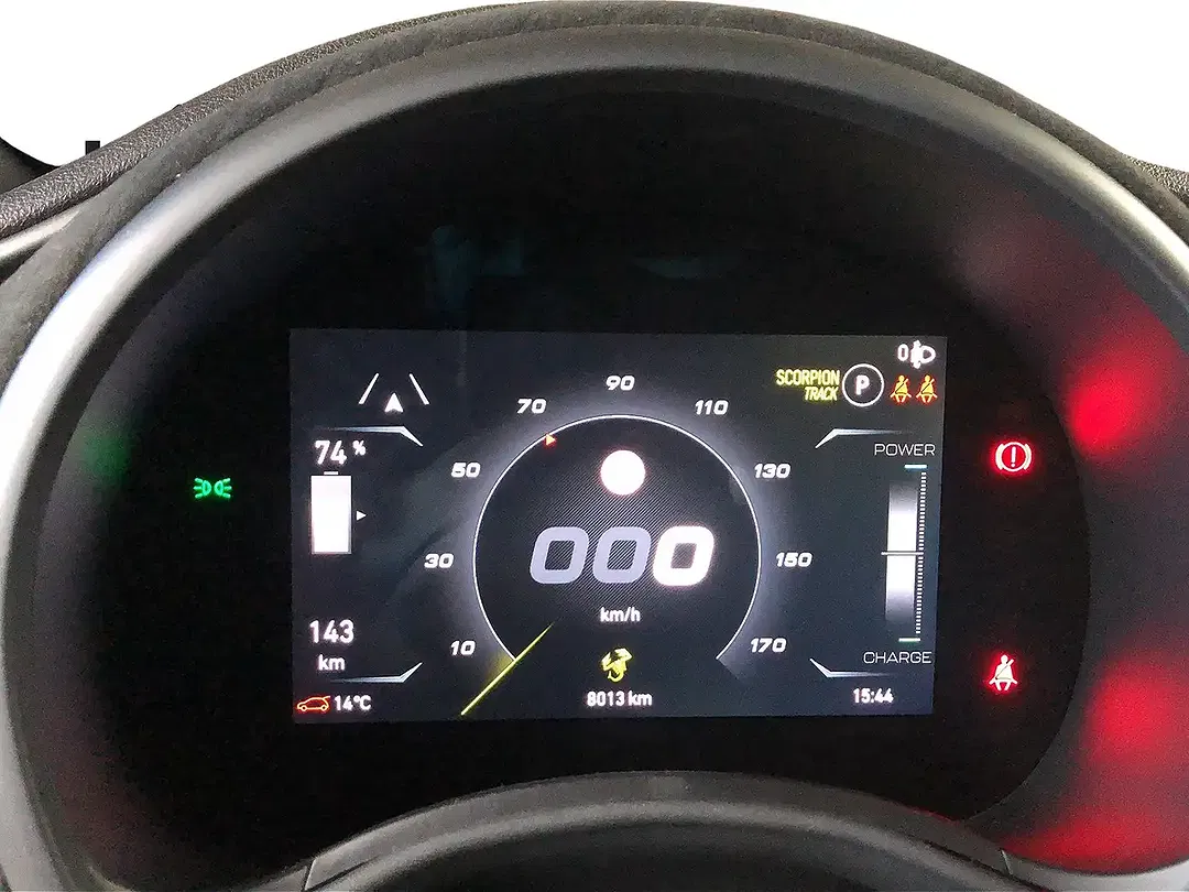 Abarth 500e Scorpionissima - Thumbnail 10