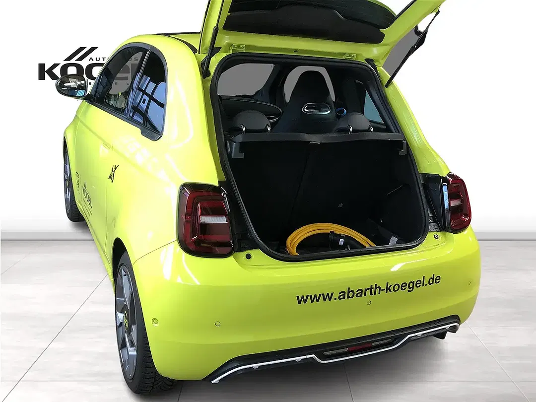 Abarth 500e Scorpionissima - Thumbnail 3