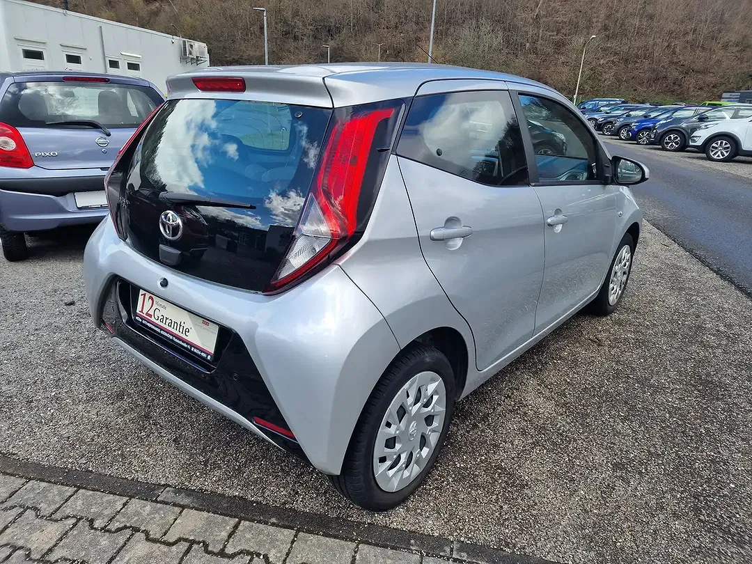 Toyota Aygo - Thumbnail 3