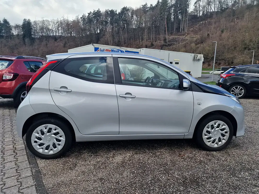 Toyota Aygo - Thumbnail 6