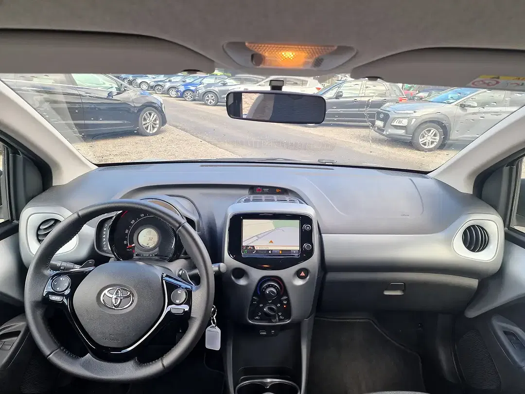 Toyota Aygo - Thumbnail 9
