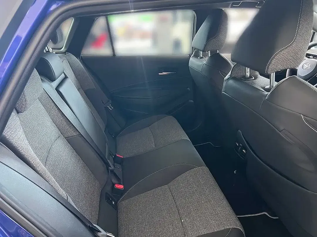 Toyota Corolla - Thumbnail 7