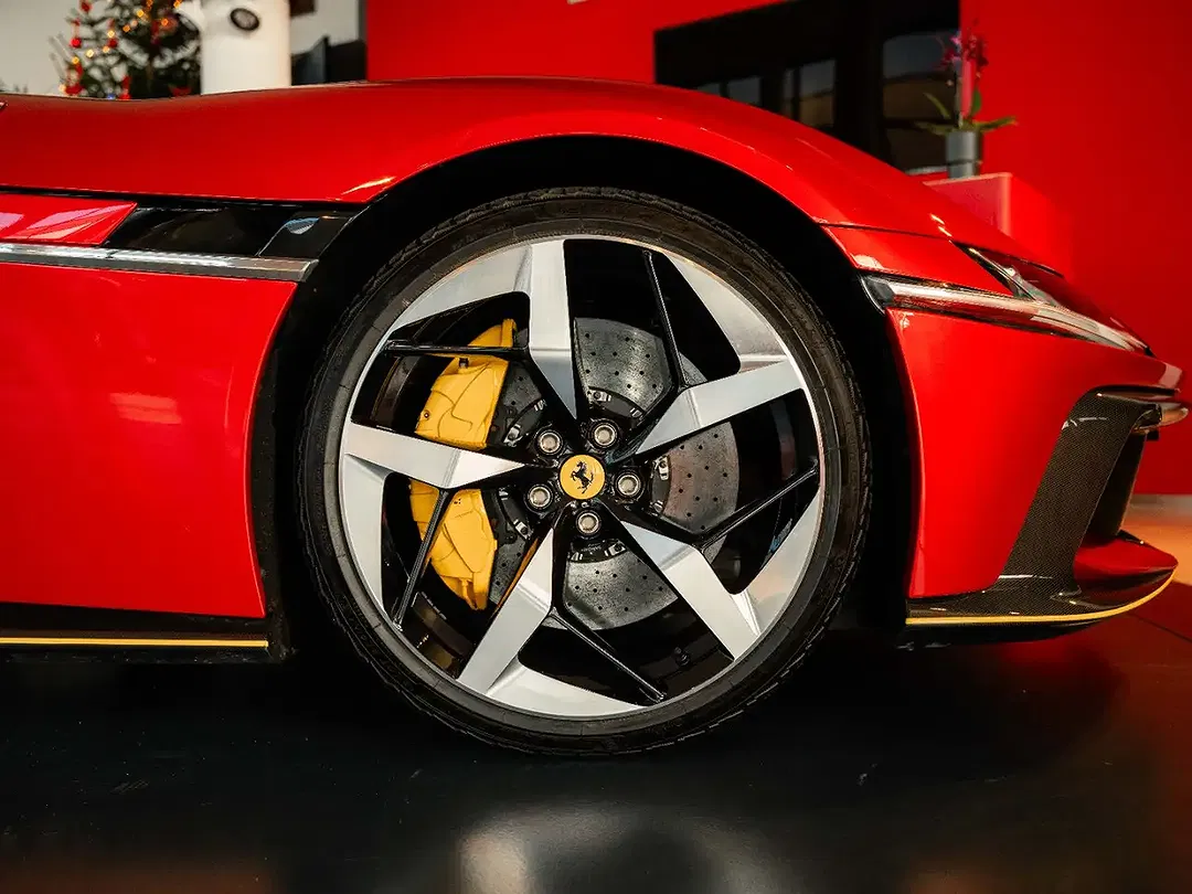 Ferrari 12 Cilindri - Thumbnail 11