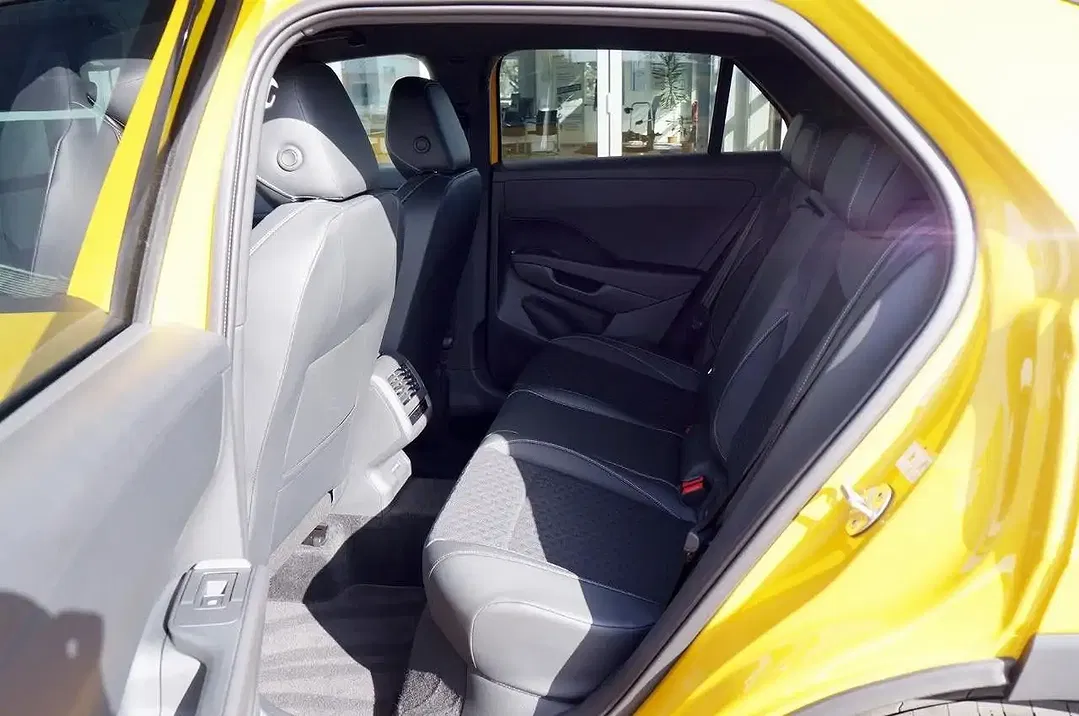 Volkswagen T-Roc 1.5 eTSI R-Line Black Edition - Thumbnail 11
