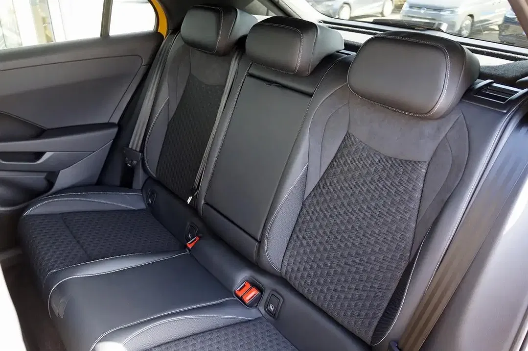 Volkswagen T-Roc 1.5 eTSI R-Line Black Edition - Thumbnail 12