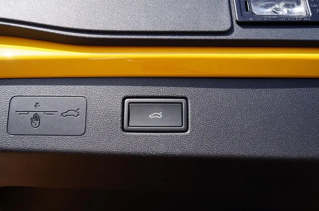 Volkswagen T-Roc 1.5 eTSI R-Line Black Edition - Thumbnail 21