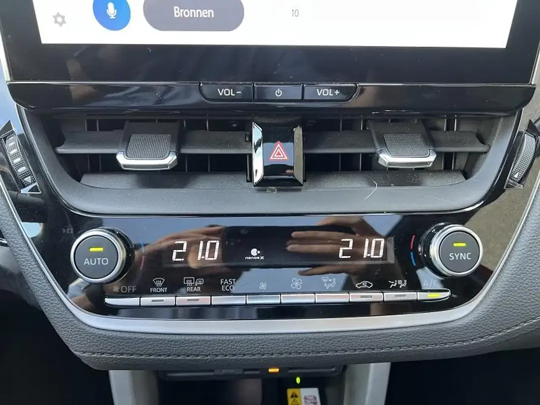 Toyota Corolla Cross Hybrid Premium - Thumbnail 23