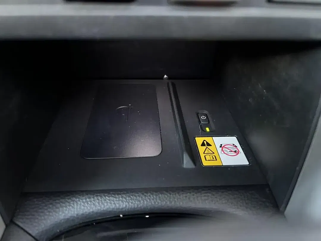 Toyota Corolla Cross Hybrid Premium - Thumbnail 25