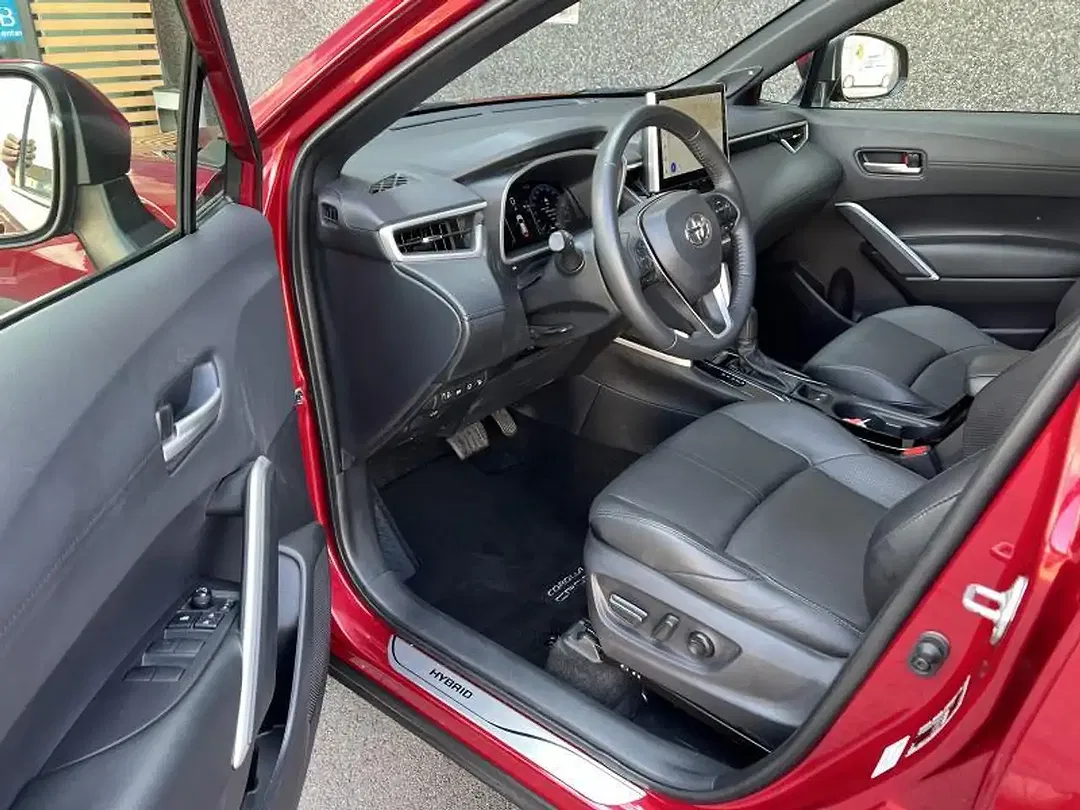 Toyota Corolla Cross Hybrid Premium - Thumbnail 9