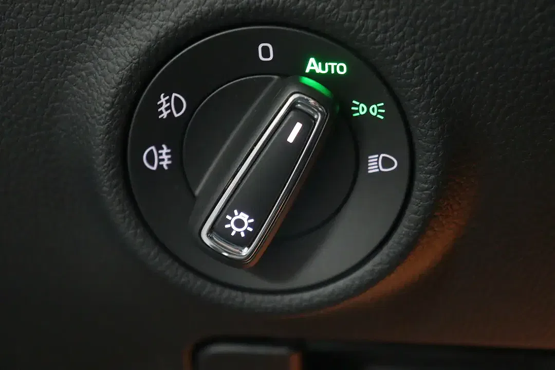 Skoda Superb iV Combi Ambition - Thumbnail 10
