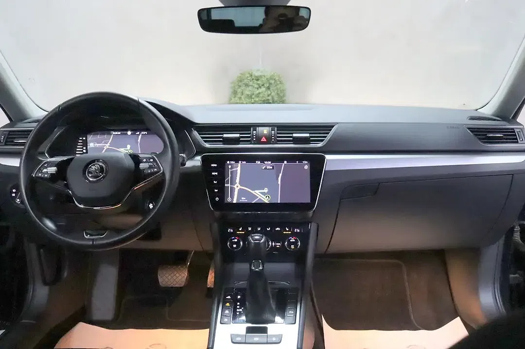 Skoda Superb iV Combi Ambition - Thumbnail 4
