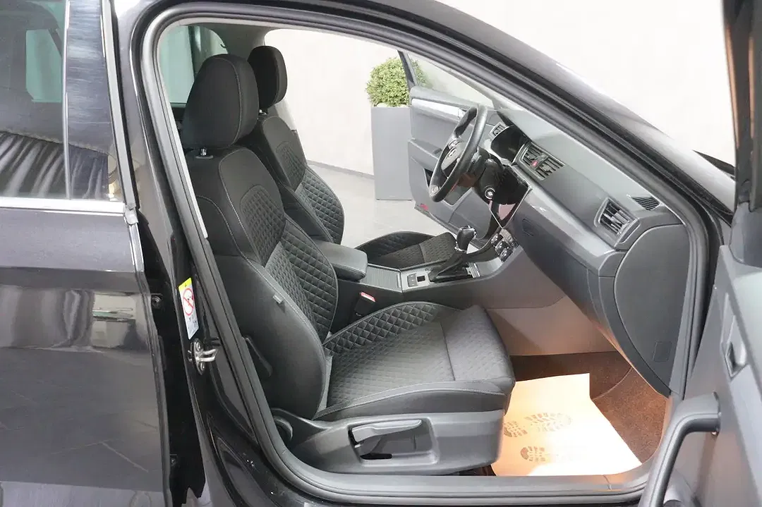 Skoda Superb iV Combi Ambition - Thumbnail 8