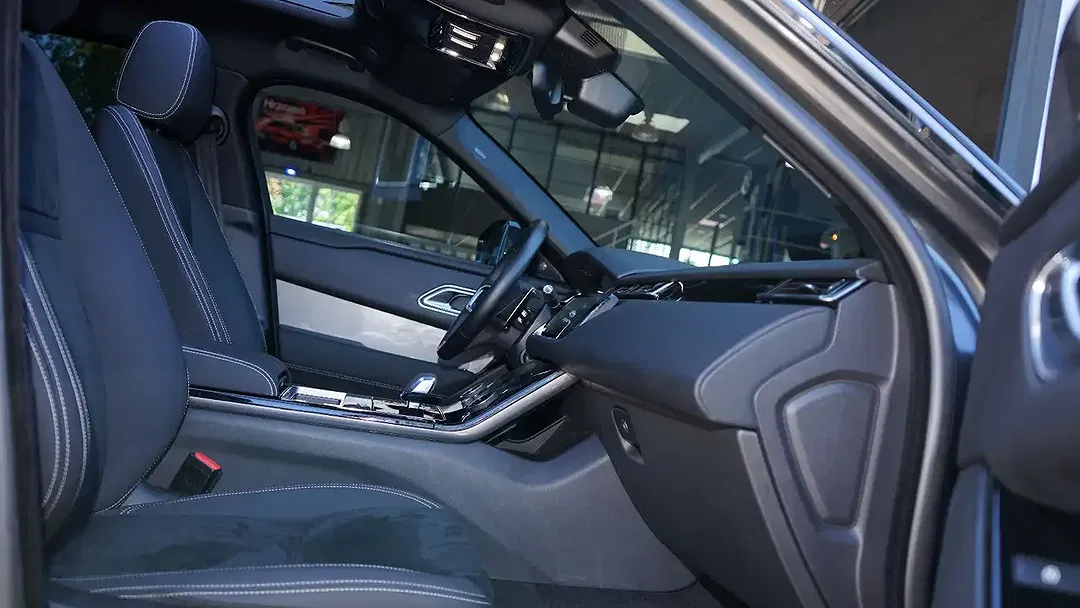 Land Rover Range Rover Velar P400e 4x4 PHEV - Thumbnail 7