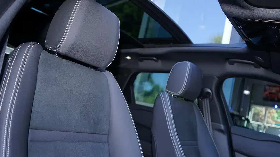 Land Rover Range Rover Velar P400e 4x4 PHEV - Thumbnail 9