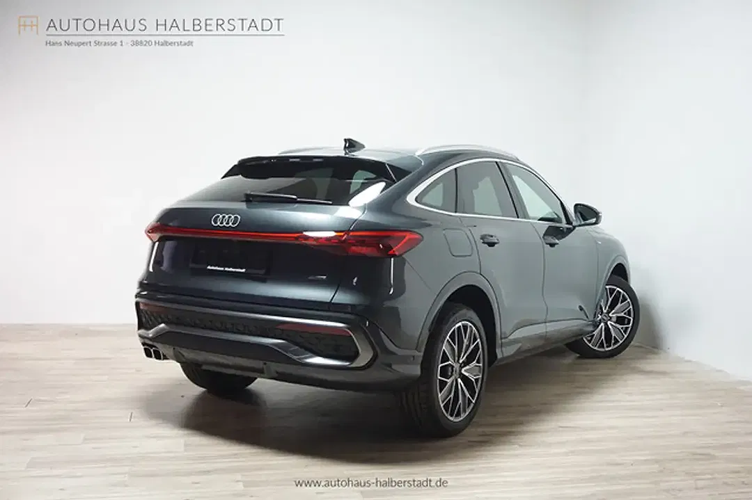 Audi Q5 quattro Matrix LED Sportback S line - Thumbnail 4