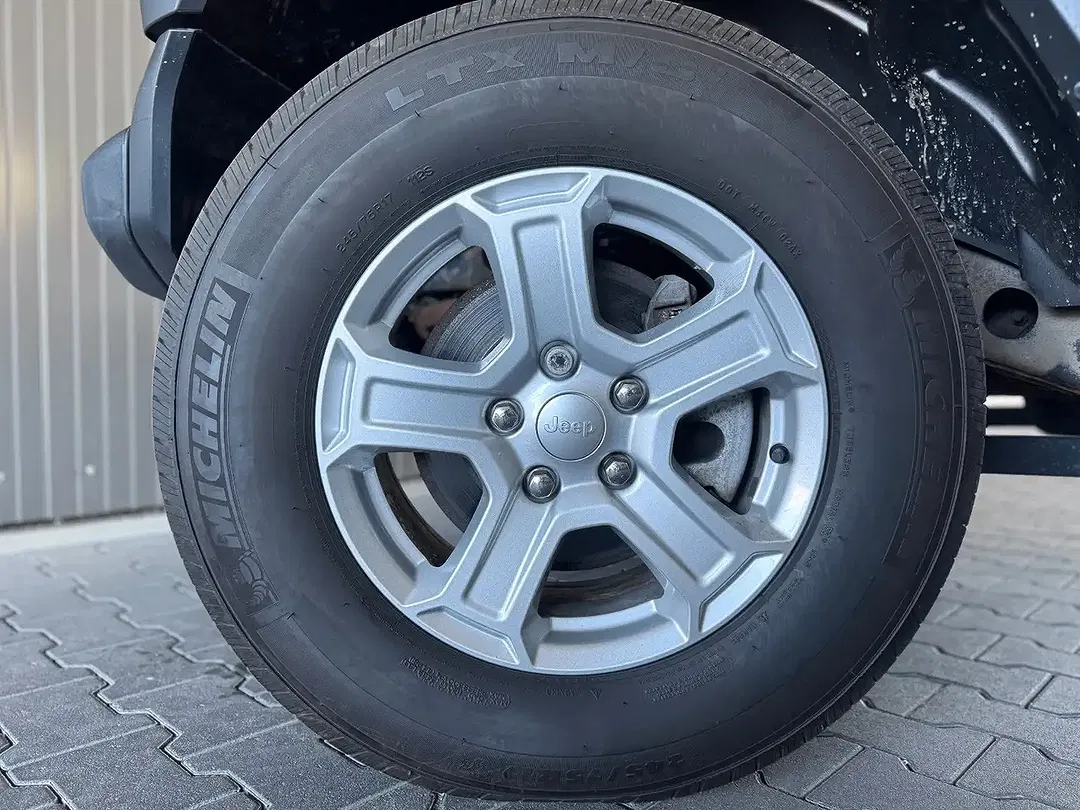 Jeep Wrangler Sport S - Thumbnail 12