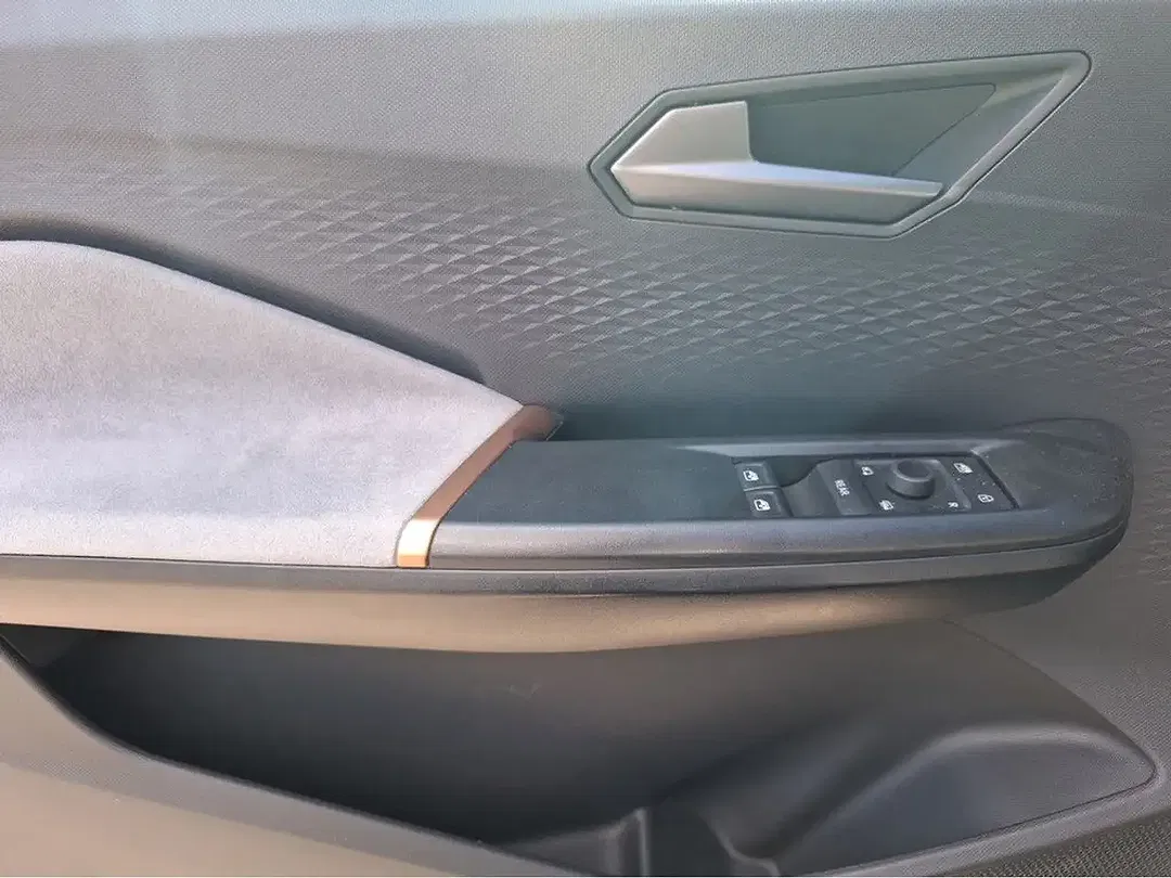 CUPRA Born - Thumbnail 13