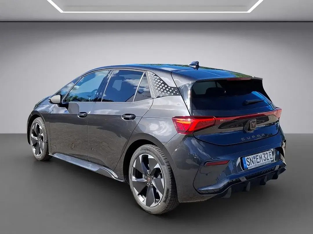 CUPRA Born - Thumbnail 3